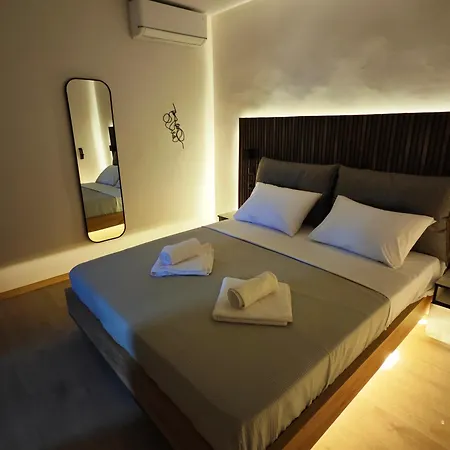 The Skeptic * Salonicco